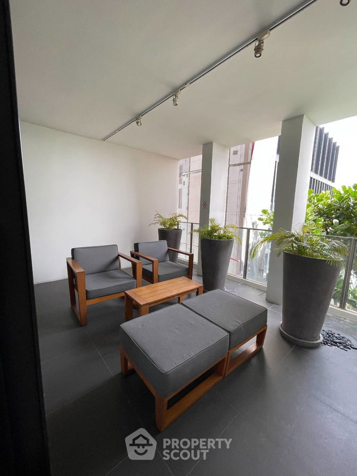 picture 3-BR Condo at Noble Ploenchit near BTS Phloen Chit (ID 2304069) - 5/9