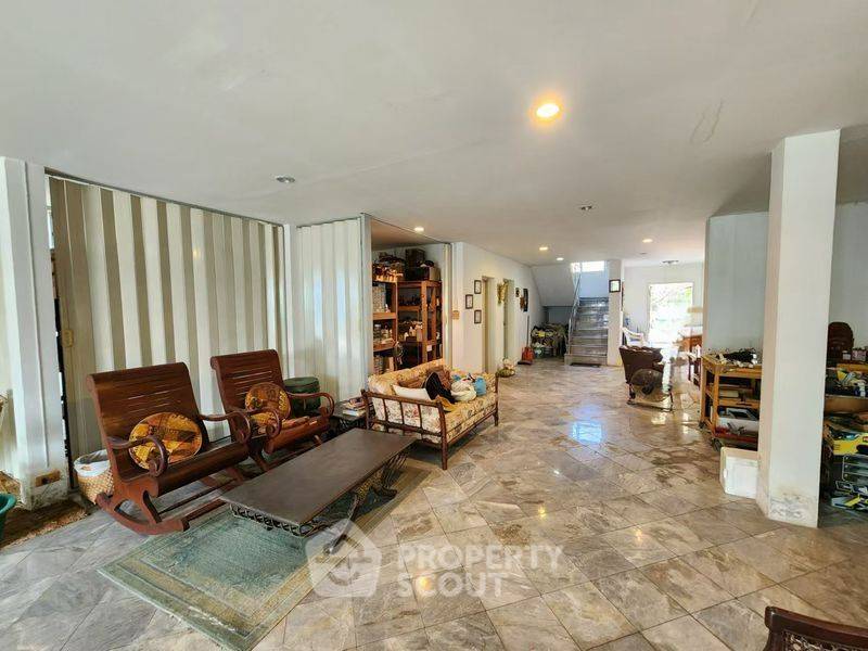 picture 3-BR Condo at Jomtien Yacht Club 1 close to Pattaya (ID 2307933) - 2/16