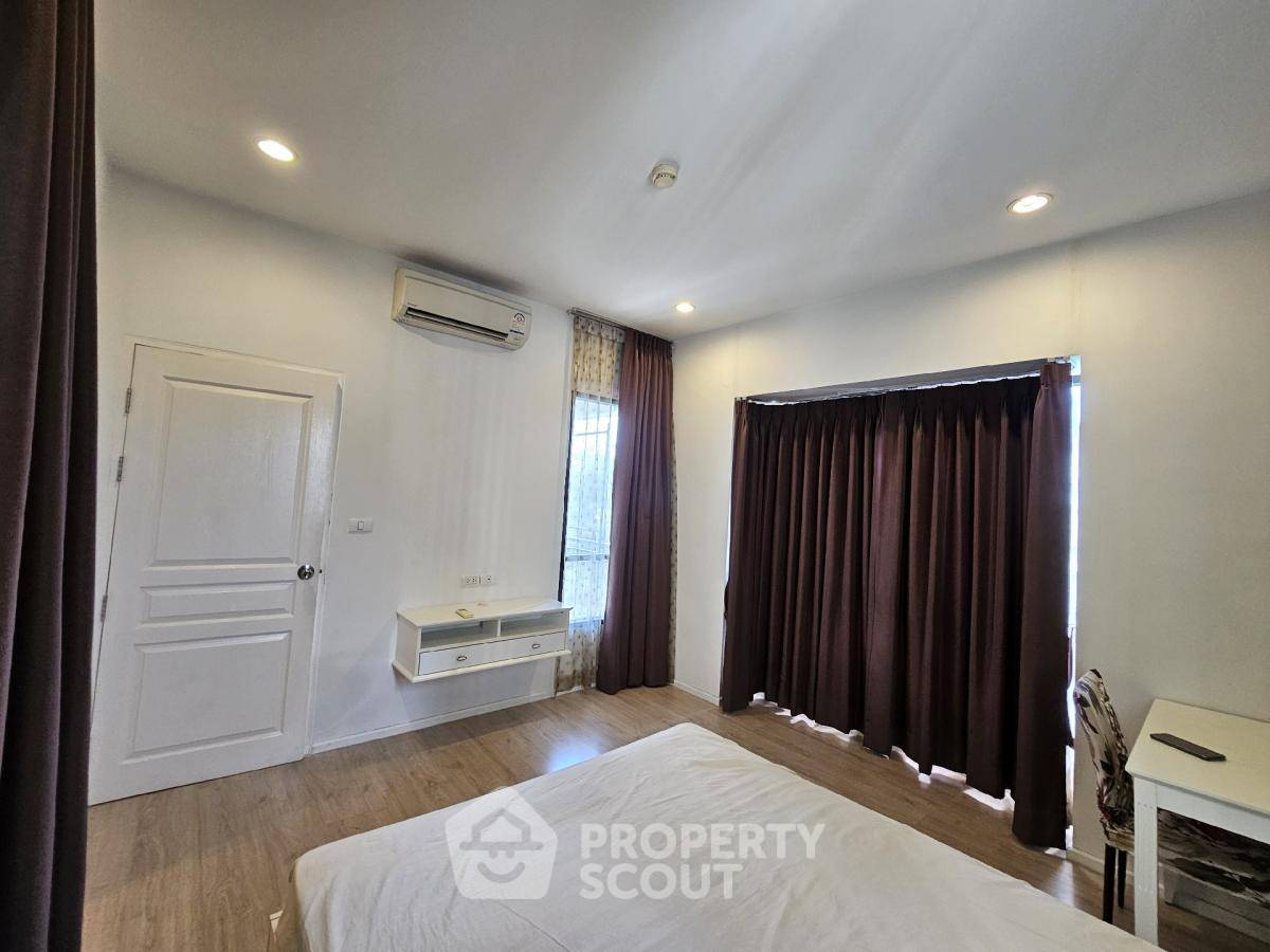 picture 2-BR Condo at S1 Condominium Rama 9 in Suan Luang (ID 2013365) - 2/18
