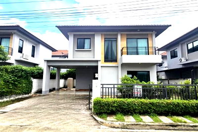 บ้านเดี่ยว ถนนคู้บอน : ขายบ้านเดี่ยว 2 ชั้น หมู่บ้าน ไลฟ์ บางกอก บูเลอวาร์ด รามอินทรา 65 50.3 ตารางวา