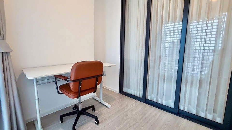 picture Denim Chatuchak 🚆 Prime Location near BTS/MRT – Stylish Corner Unit, 18,000 THB/Month - 7/16