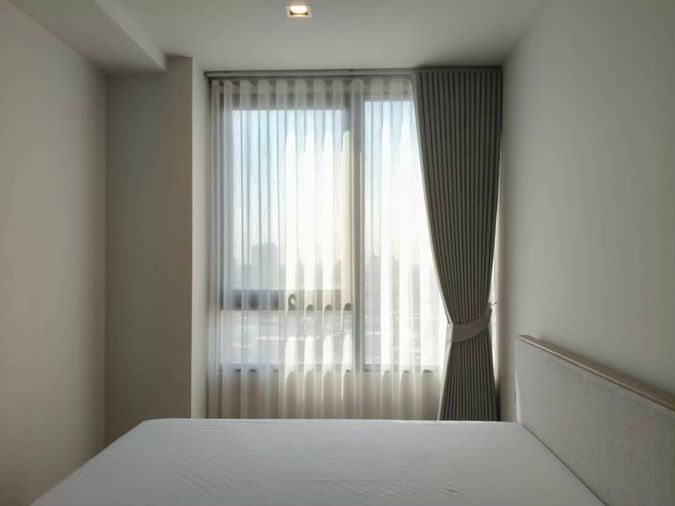 For rent : Reference Sathorn - Wongwianyai, New room, 27th  floor, Size 31 Sq.m, Rent 21,000  Baht/Month, Ready to move as of today. 