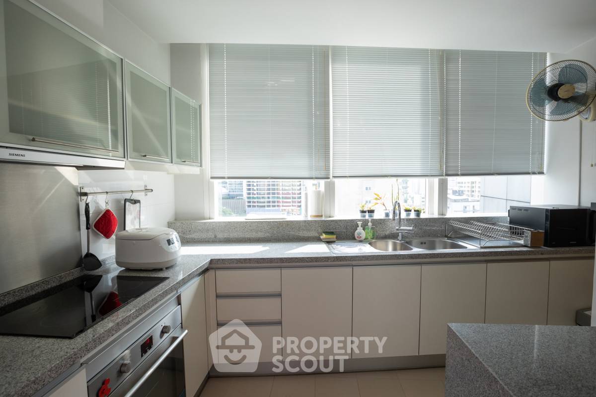 picture 3-BR Condo at Millennium Residence @ Sukhumvit Condominium near BTS Phrom Phong (ID 890244) - 8/9