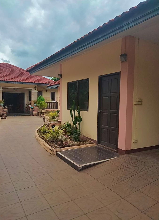 picture House for sale near Doi Saket hospital. Self-built house with strong structure - 3/17