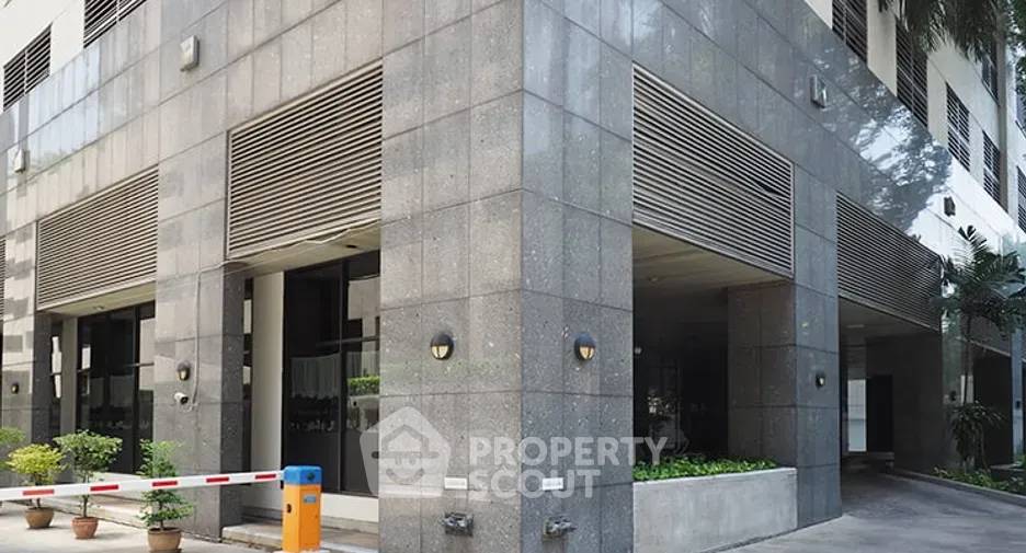 picture 1-BR Condo at The Grand Regent Condominium near BTS Ratchadamri (ID 2306555) - 8/8