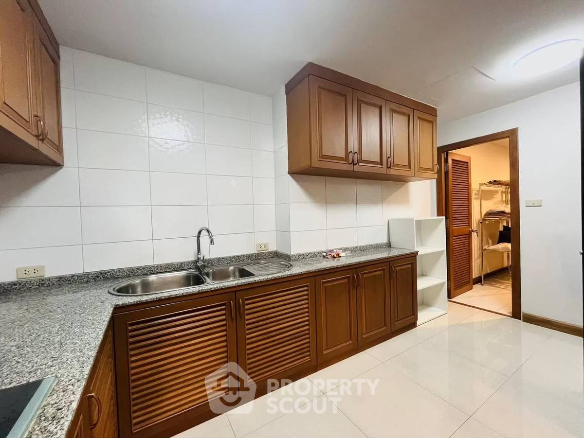 picture 3-BR Condo at Acadamia Grand Tower near BTS Phrom Phong (ID 1822235) - 26/28