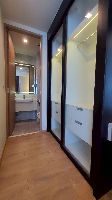 picture Renting Noble around 33 nice decor , ready to move in - 3/6