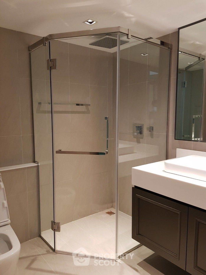 picture Unique duplex home with garden access in the heart of Soi Langsuan for sale (Freehold) (ID 1734676) - 21/23