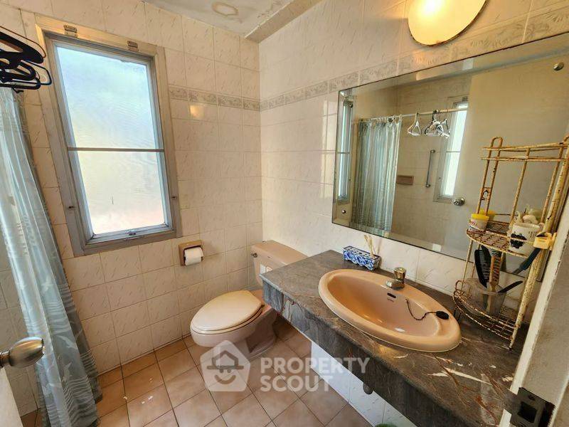 picture 3-BR Condo at Jomtien Yacht Club 1 close to Pattaya (ID 2307933) - 9/16