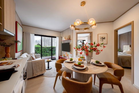 📍 𝗙𝗟𝗢 𝗯𝘆 𝗦𝗮𝗻𝘀𝗶𝗿𝗶 A brand-new riverside condominium on the Chao Phraya River, located in Khlong San 🌊📞 061-6161426 | 065-4496399