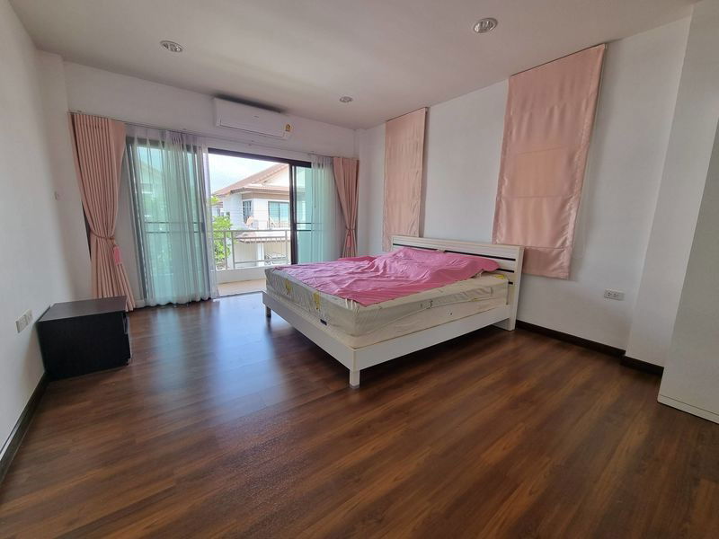 picture Two-storey detached house for sale, Golden Park Village, Rai Kluai Road, Sriracha, Chonburi - 7/19