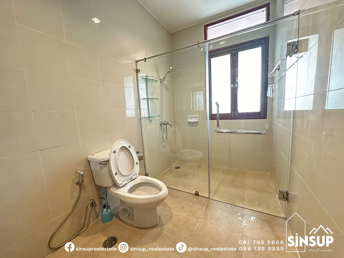 รูป 🏡 ให้เช่า บ้านเดี่ยวหรู สไตล์บาหลี – เอกมัย 10 - รูปที่ 31/44