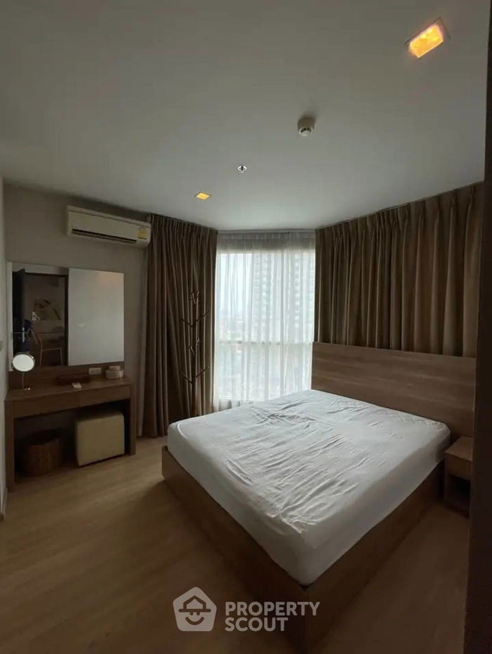 รูป คอนโด 1-ห้องนอน ที่ ริธึ่ม สาทร ใกล้ BTS สะพานตากสิน (ID 1990878) - รูปที่ 3/13
