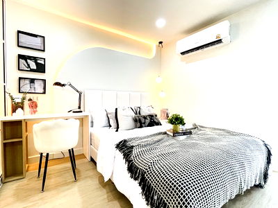 คอนโด เขตห้วยขวาง : (เจ้าของห้องขายเอง) [ 𝐑𝐚𝐭𝐜𝐡𝐚𝐝𝐚 𝐂𝐢𝐭𝐲 คอนโด ] 𝐌𝐑𝐓 ห้วยขวาง เพียง 𝟓𝟎𝟎 𝐦. | รีโนเวทใหม่กริ้บ | วิวสระ | ผ่อนเริ่ม 𝟔,𝐱𝐱𝐱 บ. 