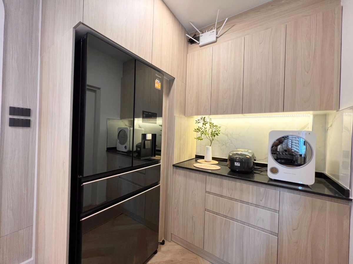 picture Luxury detached house in front of a garden, near the clubhouse, near Mega Bangna and leading international schools. - 8/16