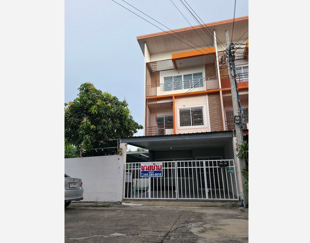 picture Call : 095-250-9015 Ratchathani 10 Village, 3-storey Townhouse, corner unit, next to garden, 49 sq.wa, 3 Beds, 4 Baths - 1/13