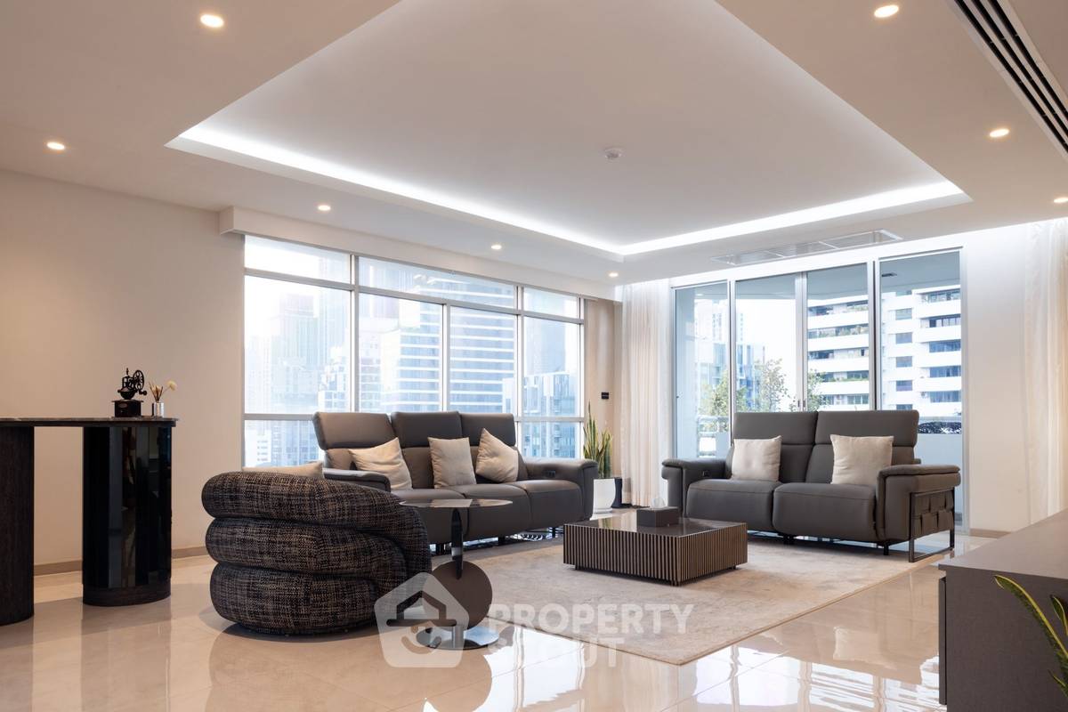 picture 3-BR Condo at La Cascade Condominium near BTS Ekkamai (ID 387333) - 1/17