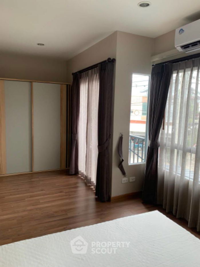 รูป ทาวน์เฮาท์ 3-ห้องนอน ใน สวนหลวง (ID 1596394) - รูปที่ 7/10