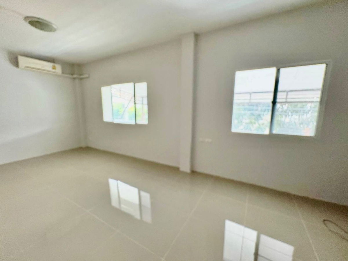 picture For Sale: 2-Storey Detached House – Lanceo Ramkhamhaeng–Wongwaen (Mistine) Just 15 minutes from Suvarnabhumi Airport - 22/37