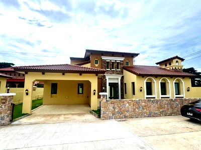 Houses for sale Chonburi : Single house for sale in Pattaya, Nusa Chivani project, Na Jomtien, Sattahip, Chonburi