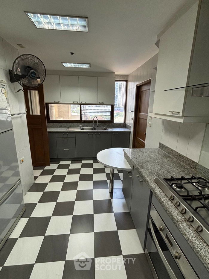 picture 4-BR Condo at Promsuk Condominium near BTS Thong Lor (ID 2307764) - 7/16