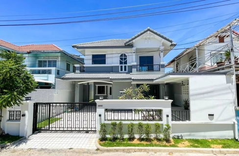 ขายบ้านเดี่ยวรีโนเวทใหม่สวย ม.อัมพรเพลส ไร่กล้วย ศรีราชา ทำเลดีติดถนน