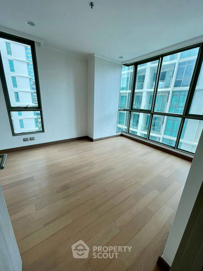 picture 2-BR Condo at Supalai Oriental Sukhumvit 39 near MRT Phetchaburi (ID 2306025) - 4/9