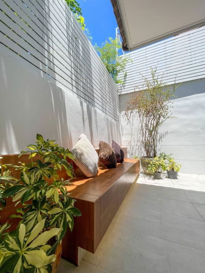 รูป ขายบ้านเดี่ยวรีโนเวทใหม่สวย ม.อัมพรเพลส ไร่กล้วย ศรีราชา ทำเลดีติดถนน - รูปที่ 20/20