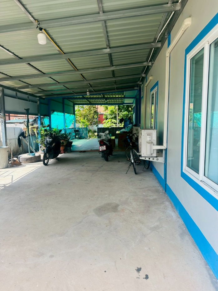 รูป บ้านพึ่งสร้าง  ขาย"ขาดทุน "ใจกลางเมืองปักธงชัย 150 ตร.ว 2.5 ล้านบาท - รูปที่ 16/27