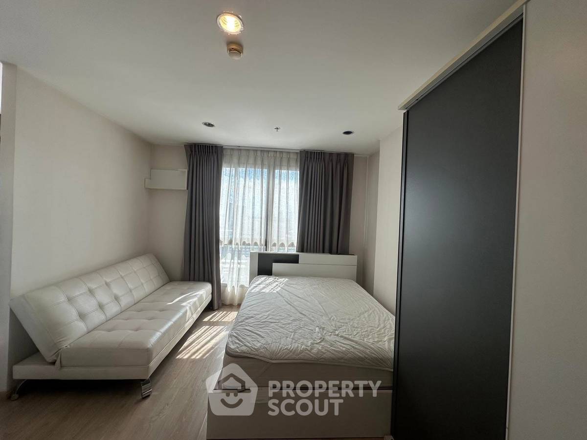 picture Studio Condo at Ideo Sathorn-Taksin near BTS Krung Thon Buri (ID 2080020) - 3/10