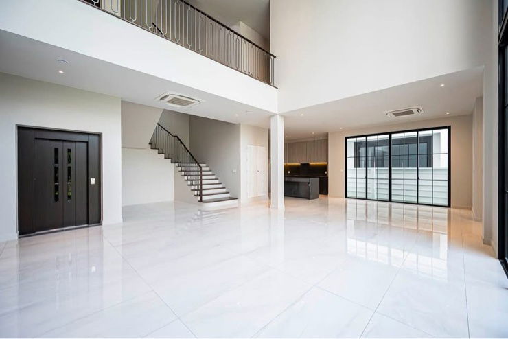 picture For rent✨ Malton Gates Krungthep Kreetha 🔥 Line ID : @034etfin 📲 5 bedrooms 6  bathrooms ✨ - 2/6