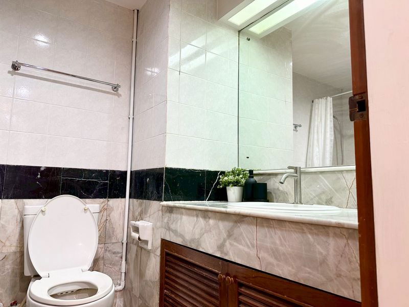 picture For Rent The Grand Regent Unit 2/200 - 7/8