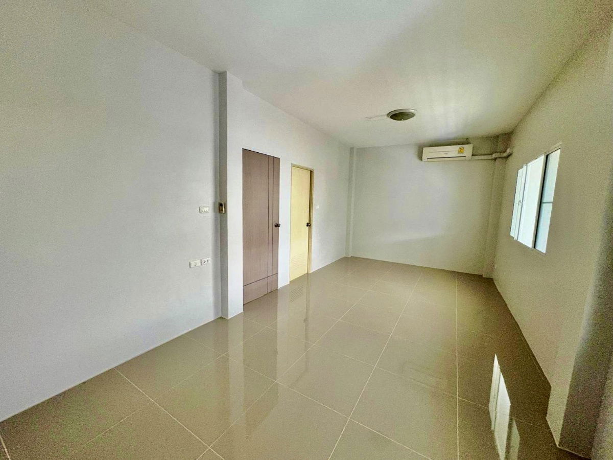 picture For Sale: 2-Storey Detached House – Lanceo Ramkhamhaeng–Wongwaen (Mistine) Just 15 minutes from Suvarnabhumi Airport - 20/37