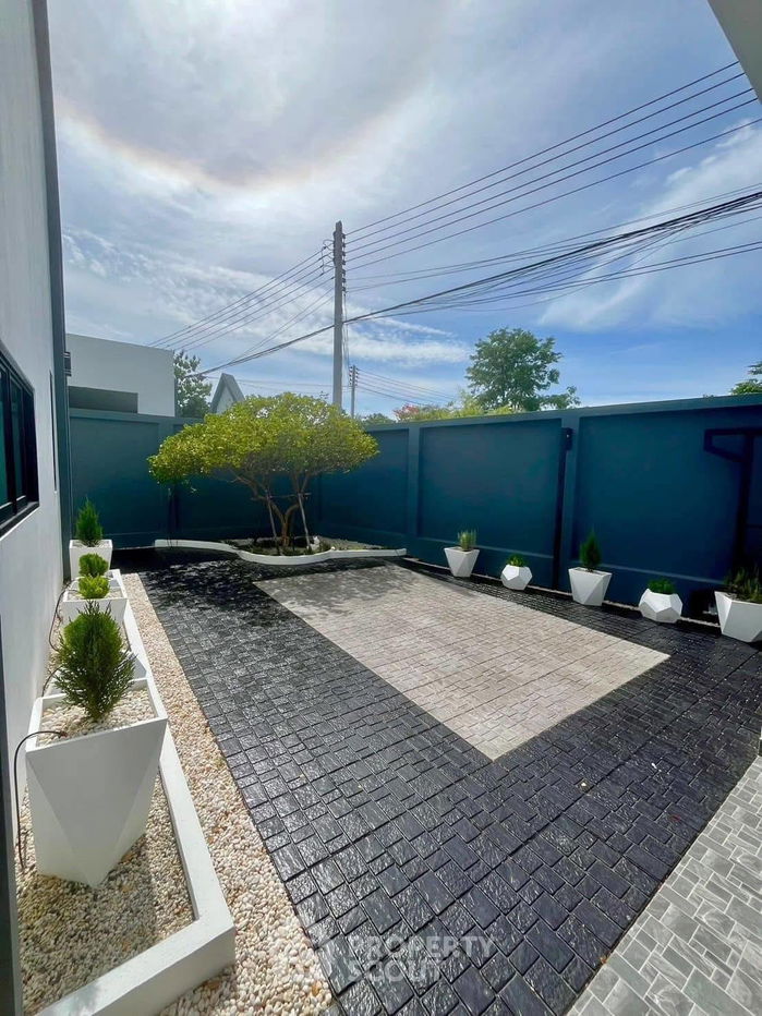 รูป วิลล่า 3-ห้องนอน ใกล้ เมืองพัทยา (ID 2144310) - รูปที่ 9/10