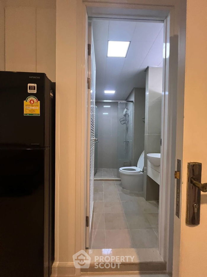 picture 1-BR Condo at T.c. Green Rama 9 near MRT Phra Ram 9 (ID 2304065) - 6/10
