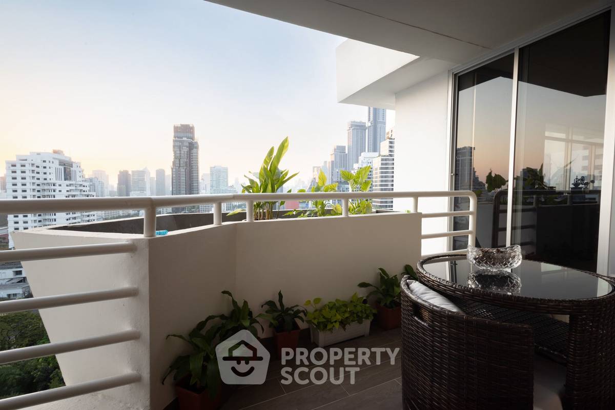picture 3-BR Condo at La Cascade Condominium near BTS Ekkamai (ID 387333) - 12/17