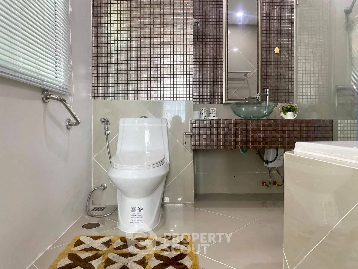 picture 1-BR Condo at Diamond Suites Resort close to Pattaya South (ID 2306181) - 9/17