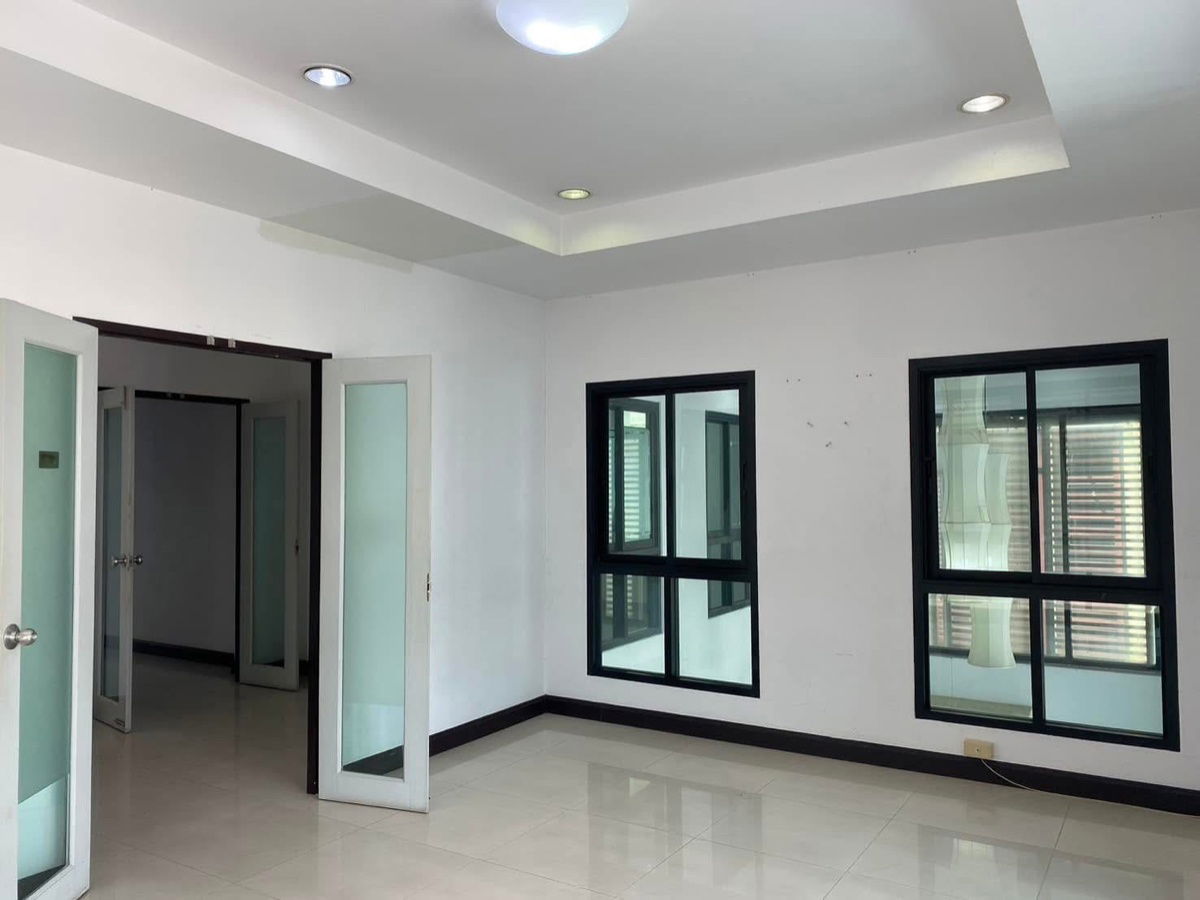 รูป ให้เช่า Home Office 4 ชั้น รีเจ้น รัชดา เหม่งจ๋าย ใกล้ SISB School - รูปที่ 9/17