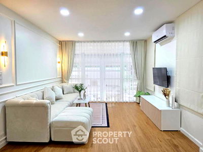 เช่าบ้านเดี่ยว ศูนย์วัฒนธรรมแห่งประเทศไทย : บ้าน 4-ห้องนอน ใกล้ MRT ห้วยขวาง (ID 2305013)