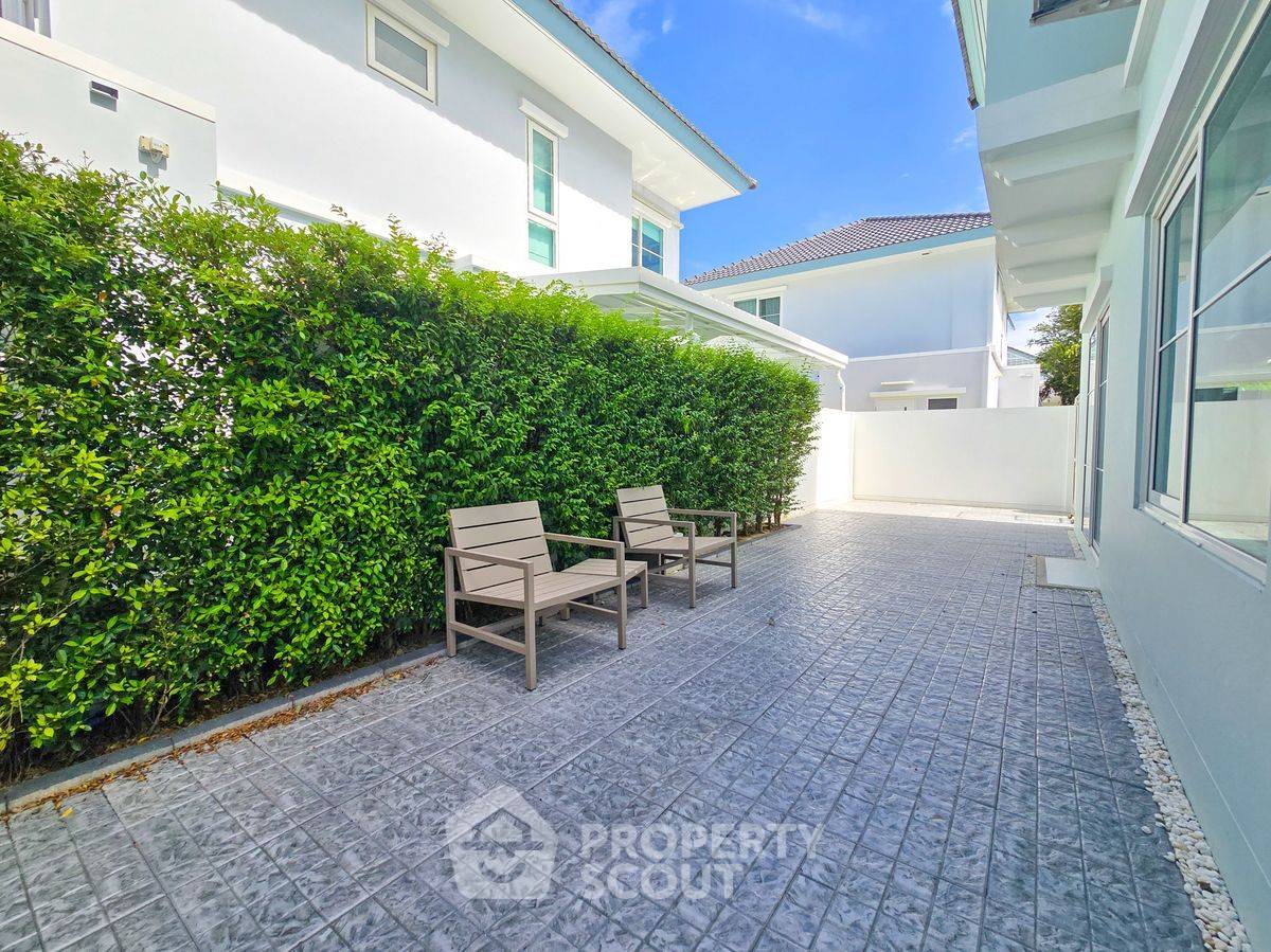 picture 4-BR House at Villaggio 2 Srinakarin-Bangna in Bang Kaeo (ID 2305925) - 16/17