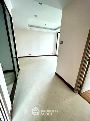 ขายคอนโด : คอนโด 2-ห้องนอน ที่ ศุภาลัย โอเรียนทัล สุขุมวิท 39 ใกล้ MRT เพชรบุรี (ID 2306025)