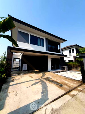 Houses for sale เทสโก้โลตัส บางพลี : 3-BR House at Britania Bangna-KM.12 in Bang Phli Yai (ID 1378711)