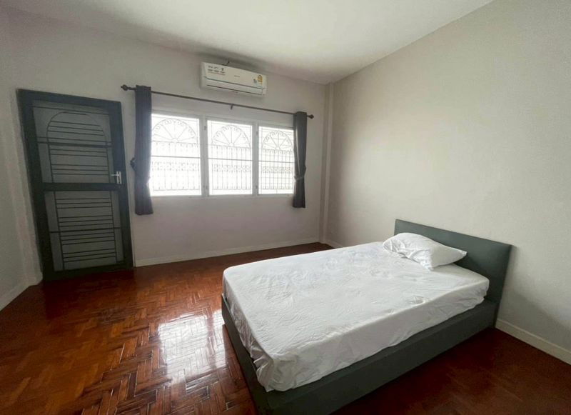 รูป 🏡 ให้เช่าทาวน์โฮม 2 ชั้น หนองหอย รีโนเวทใหม่ – ใกล้เมือง เดินทางสะดวก! - รูปที่ 11/13
