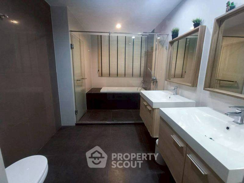 picture 4-BR Condo at The Capital Ekamai - Thonglor near ARL Ramkhamhaeng (ID 2304439) - 12/19
