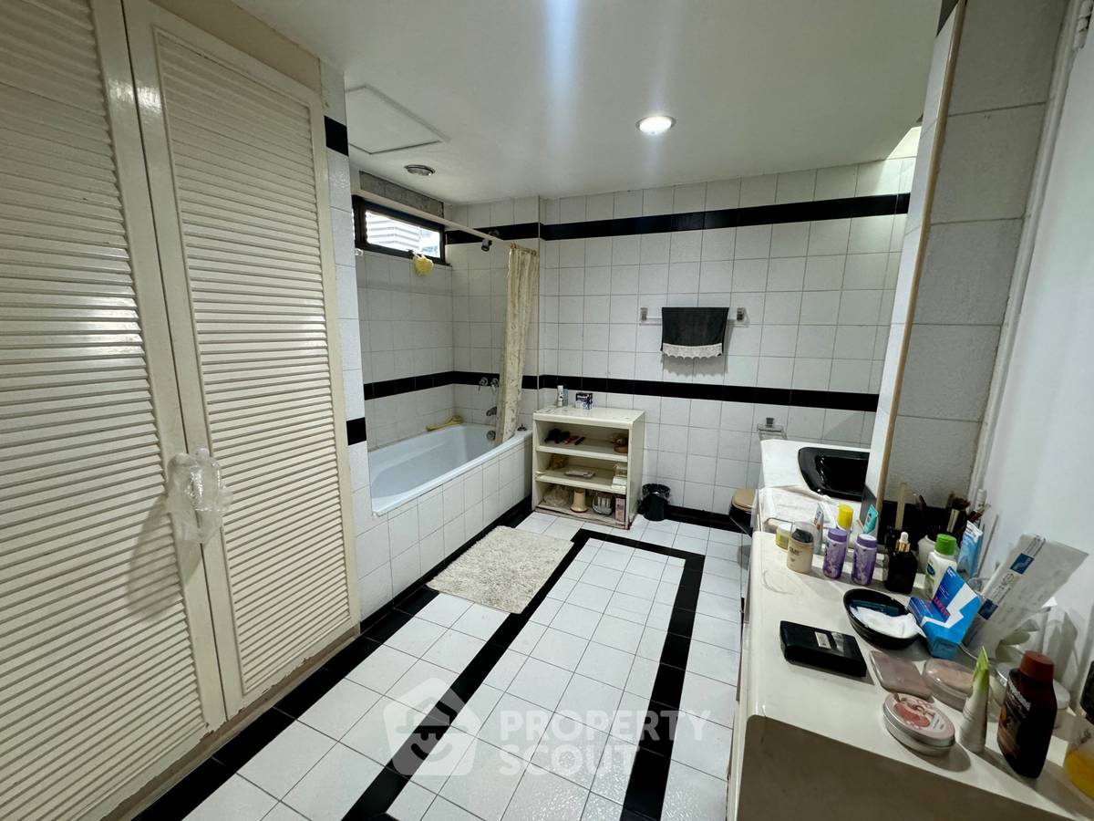 รูป คอนโด 3-ห้องนอน ที่ แฟร์วิว ทาวเวอร์ ใกล้ BTS อโศก (ID 2305661) - รูปที่ 18/34