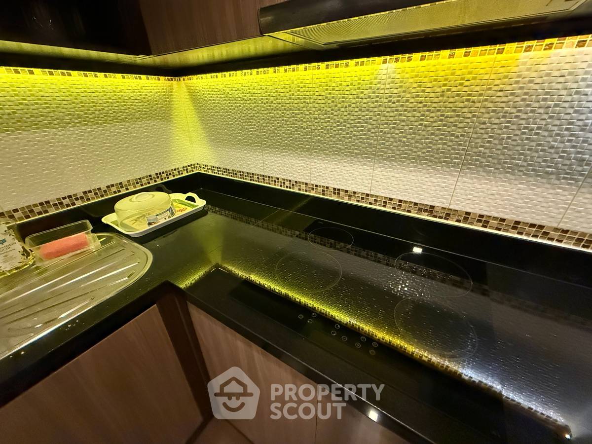 picture 1-BR Condo at Focus Ploenchit near BTS Nana (ID 1891841) - 7/14