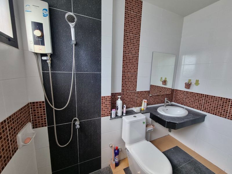 picture Two-storey detached house for sale, Golden Park Village, Rai Kluai Road, Sriracha, Chonburi - 14/19