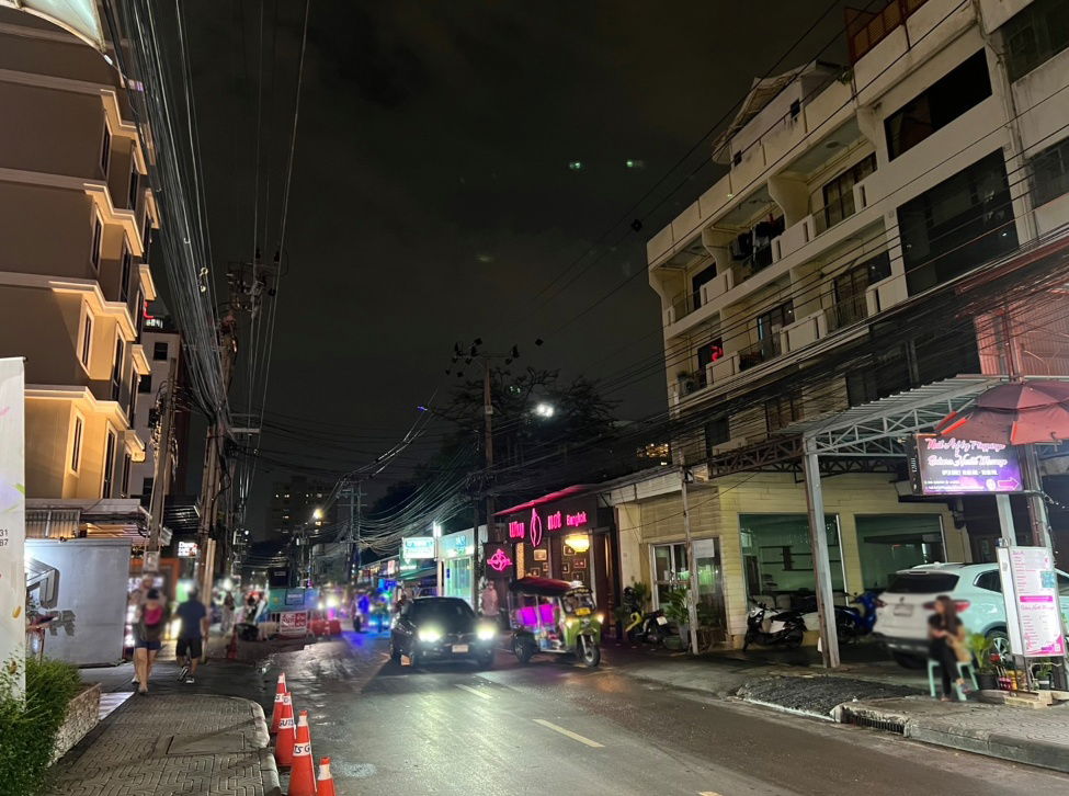รูป ให้เช่า อาคารพาณิชย์ 5 ชั้นครึ่ง (ซอยนานา สุขุมวิท 4) - รูปที่ 5/13