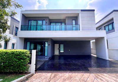 บ้านเดี่ยวให้เช่า : บ้านเดี่ยวหรู หน้าสวน ใกล้คลับเฮาส์ ใกล้เมกะบางนา และโรงเรียนนานาชาติชั้นนำ