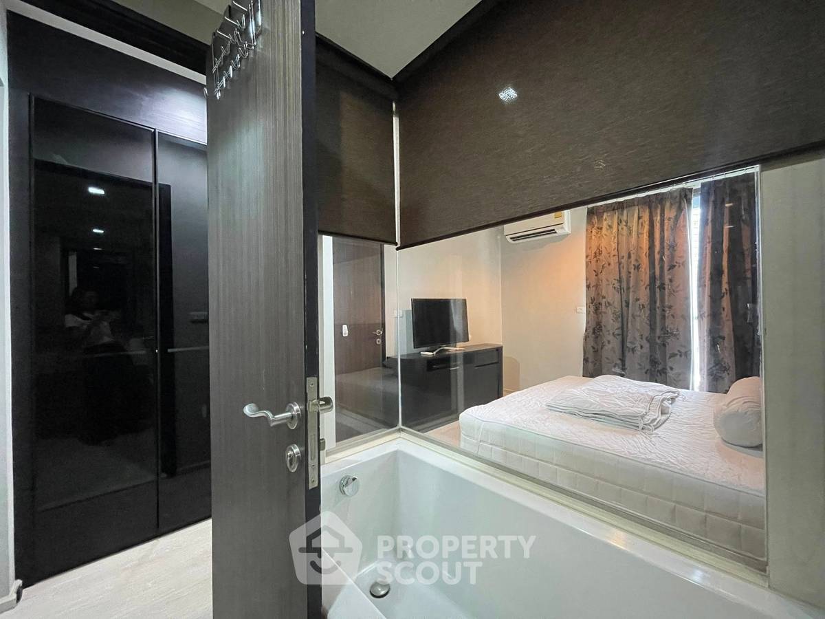 picture 1-BR Condo at Rhythm Sukhumvit 44/1 near BTS Phra Khanong (ID 2306410) - 9/13